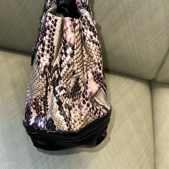 Simply Vera Black Tan Pink Shimmery Faux Leather Python Print Shopper Bag Purse - Picture 4 of 14